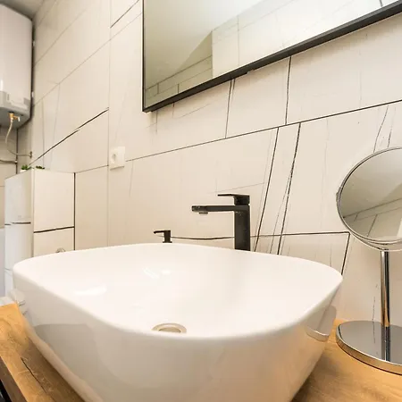 Apartamento Apartman & - Free Parking